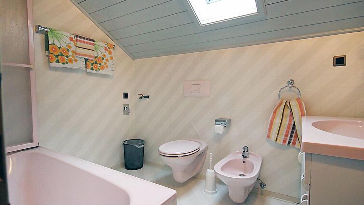 Photo of Bathroom in Tumpen
