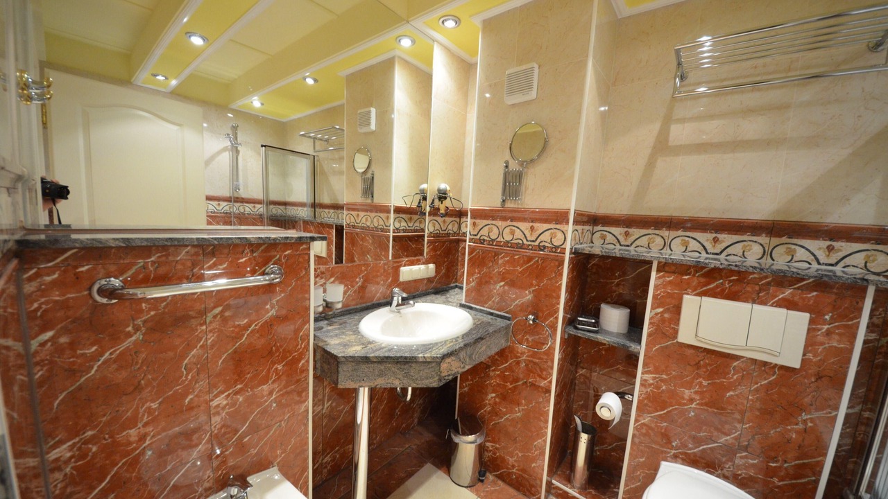 Photo of Bathroom in Gross Zicker