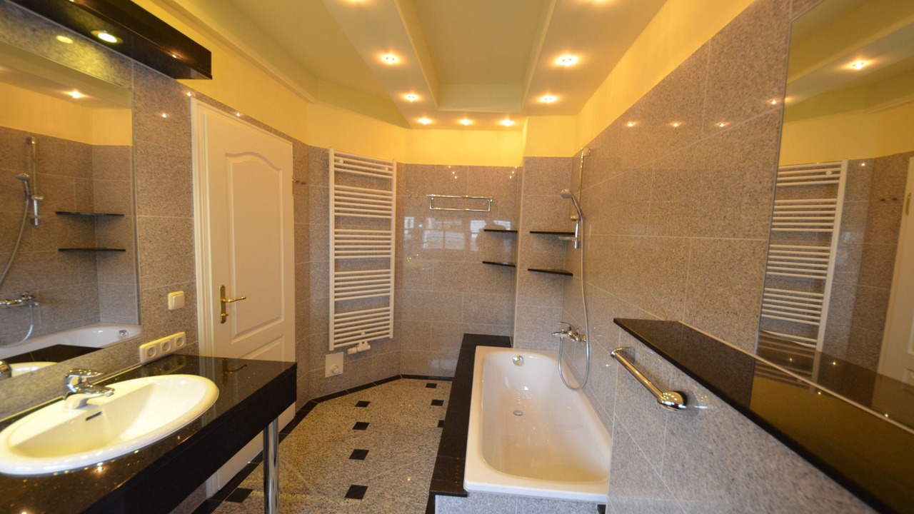Photo of Bathroom in Gager