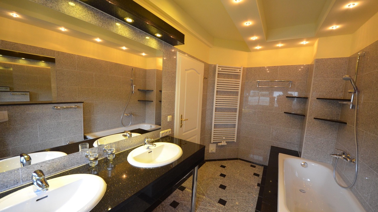 Photo of Bathroom in Gager