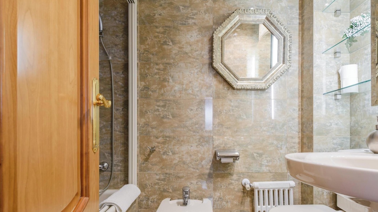 Photo of Bathroom in Gaztambide