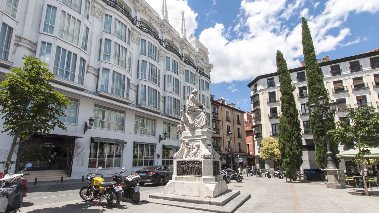 Photo of Outdoor in Literary Quarter