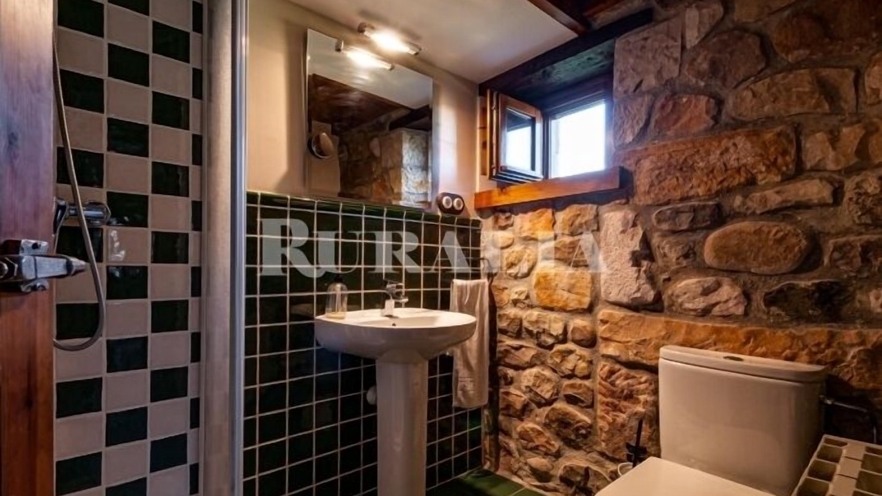Photo of Bathroom in Villanueva de la Pena