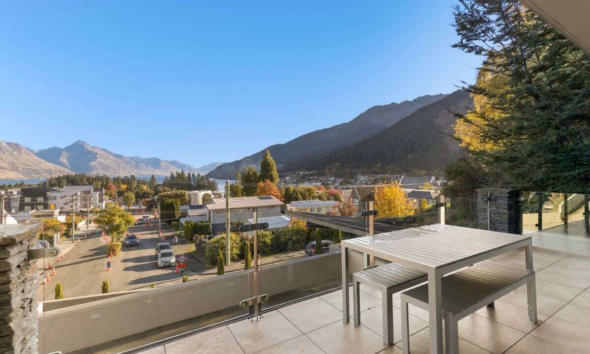 Photo of Patio Balcony in Queenstown City Centre