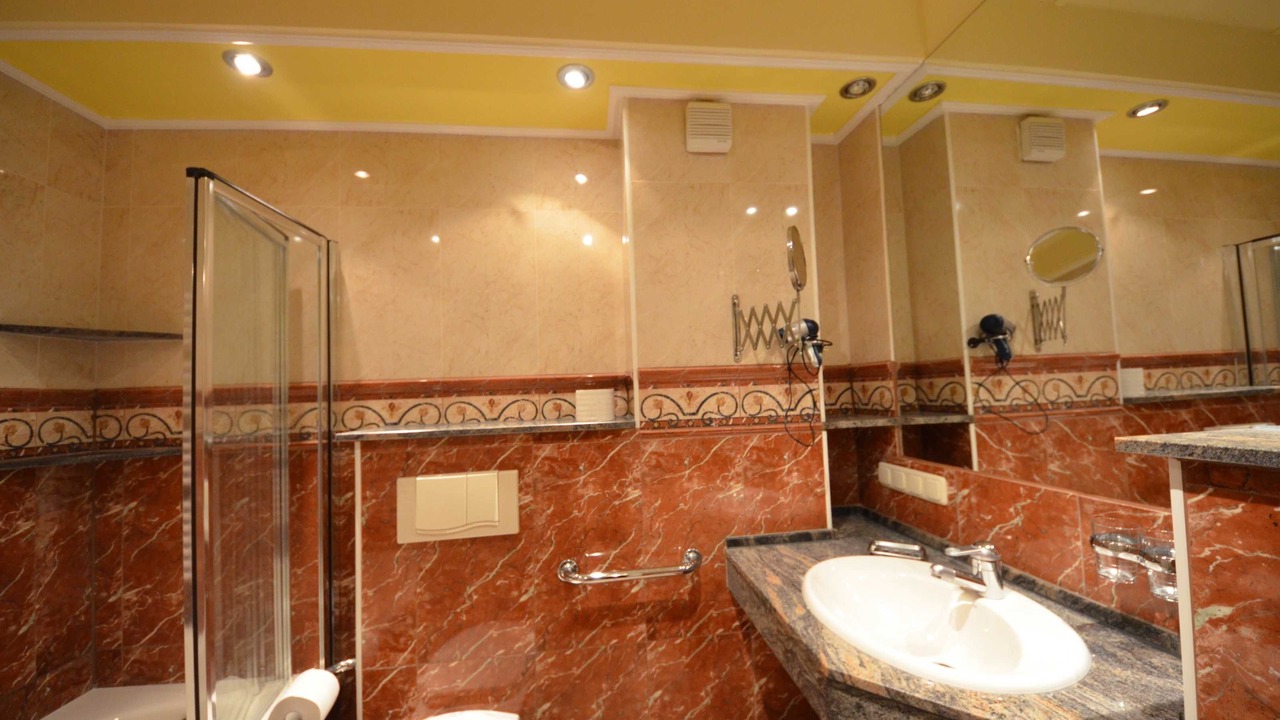 Photo of Bathroom in Gross Zicker