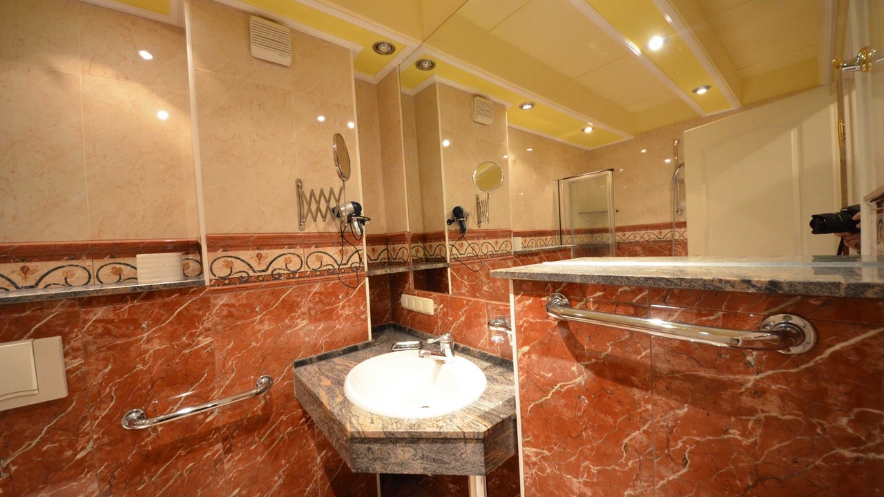 Photo of Bathroom in Gross Zicker
