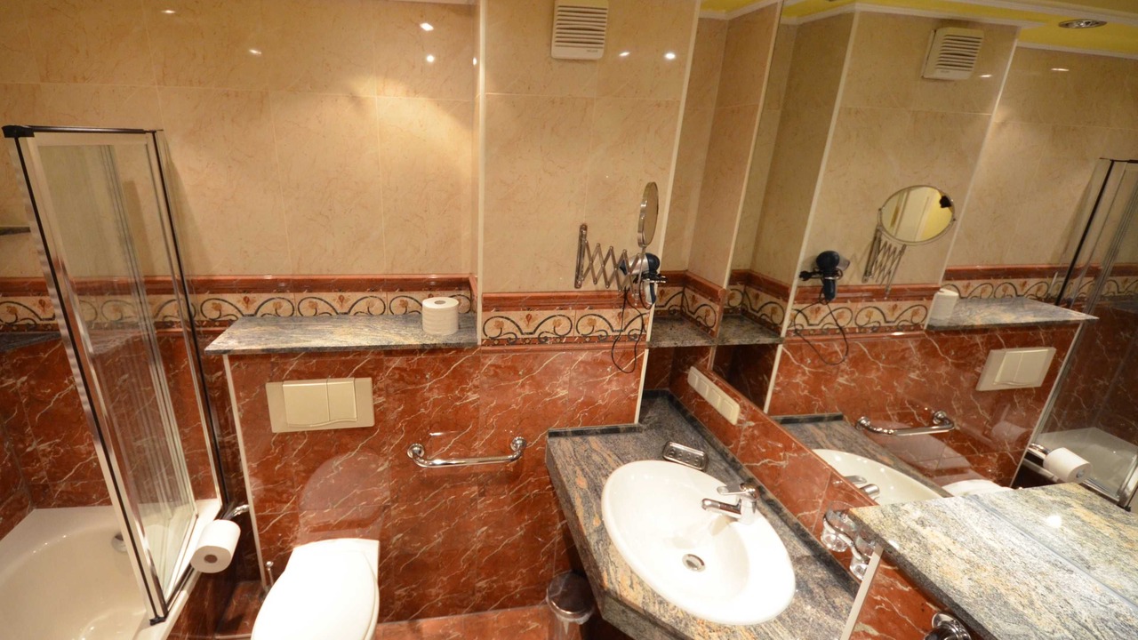 Photo of Bathroom in Gross Zicker