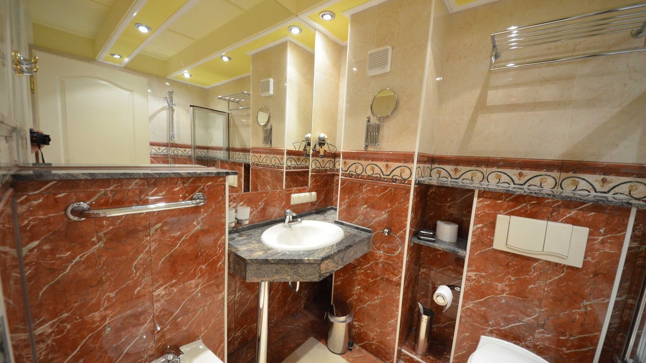 Photo of Bathroom in Gross Zicker