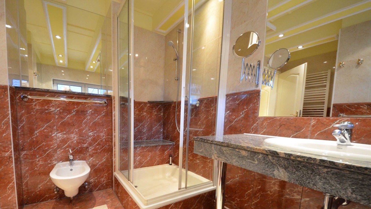 Photo of Bathroom in Gross Zicker