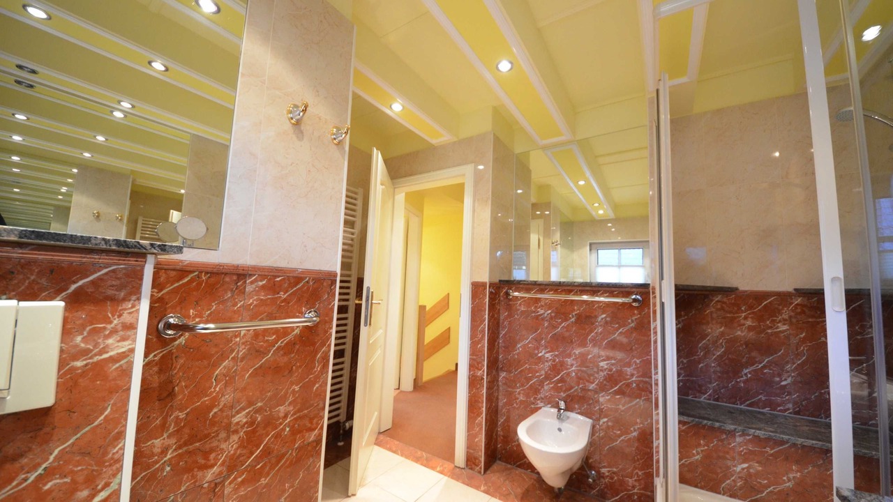 Photo of Bathroom in Gross Zicker