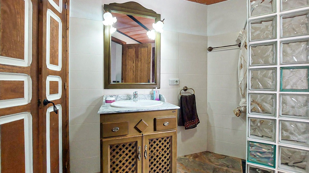 Photo of Bathroom in Villanueva del Trabuco