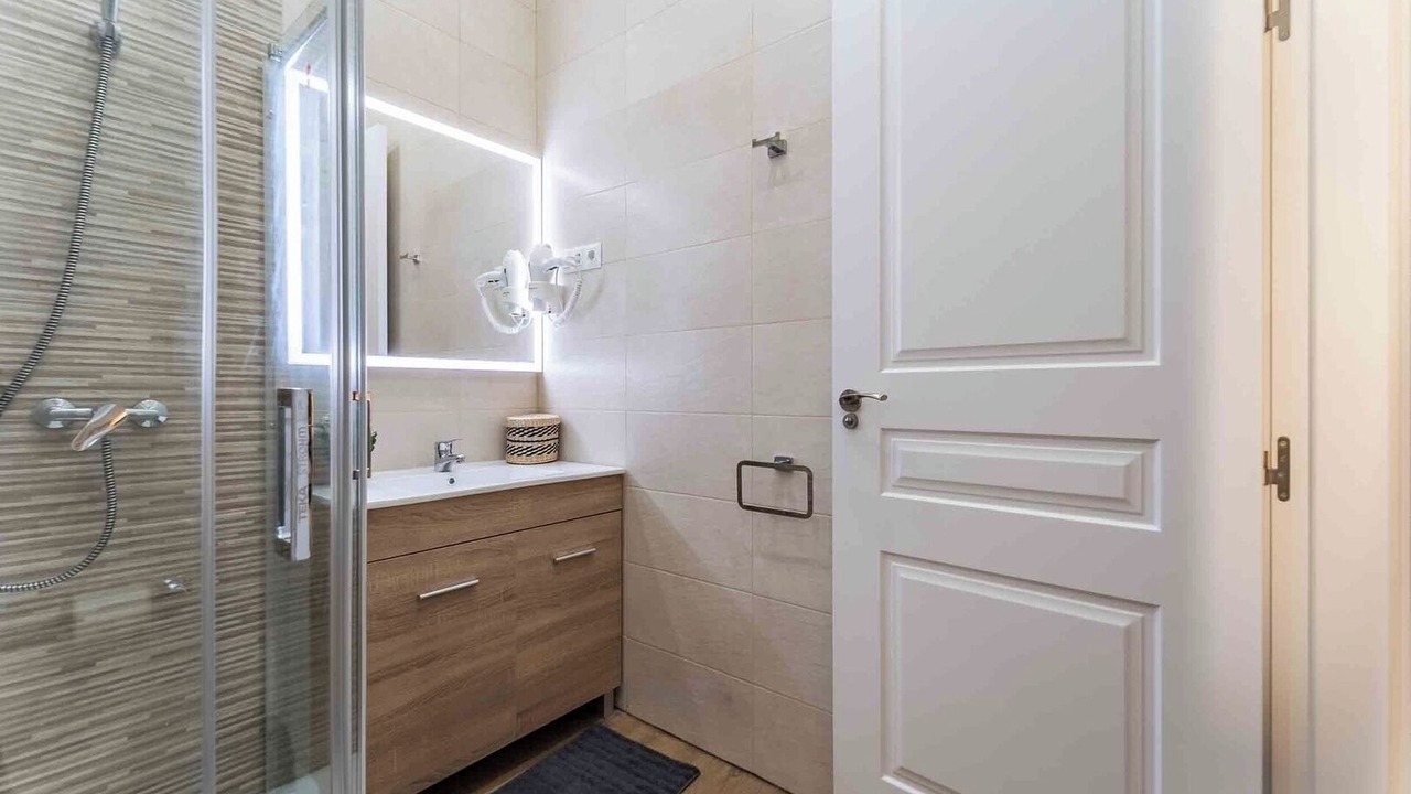 Photo of Bathroom in Embajadores