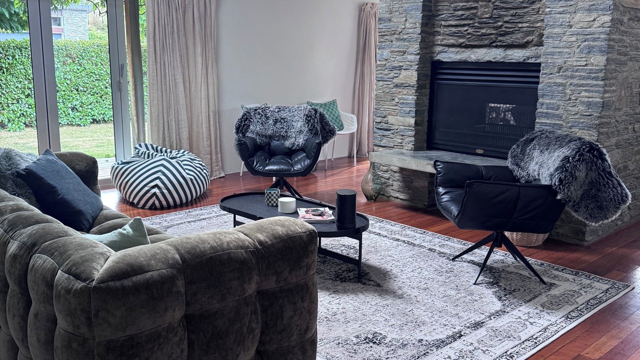 Photo of Livingroom in Arthur's Point