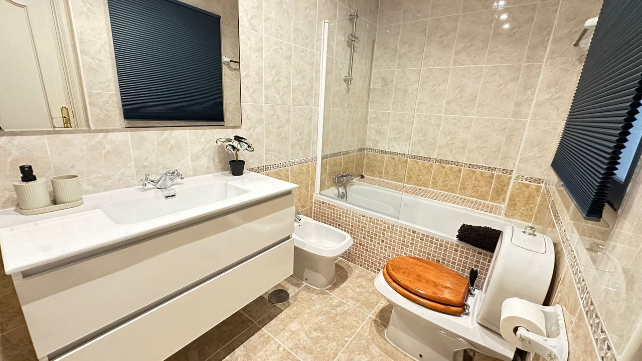 Photo of Bathroom in Lista