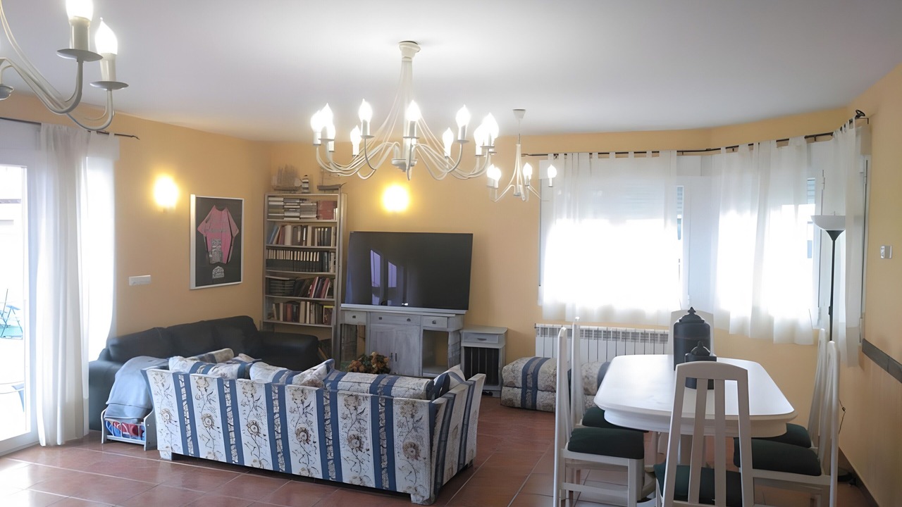 Photo of Livingroom in Nava de la Asuncion