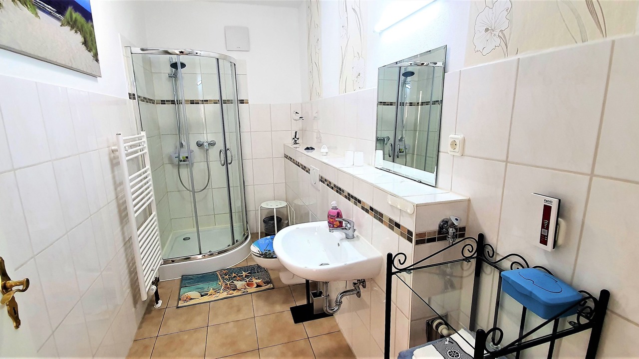 Photo of Bathroom in Neppermin