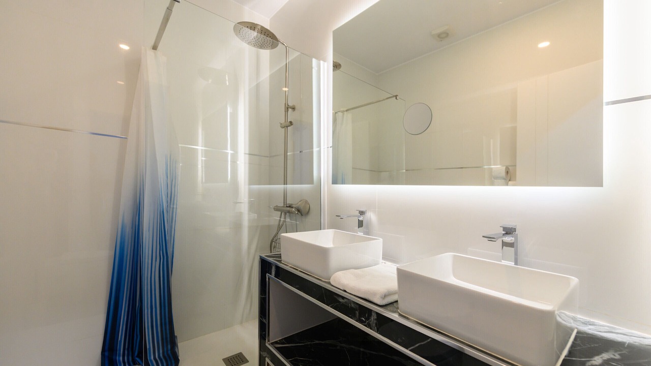 Photo of Bathroom in Embajadores