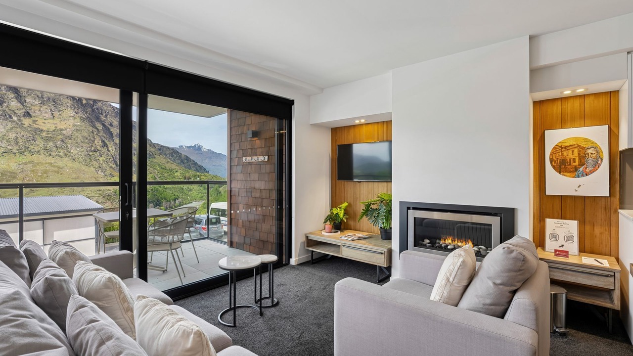 Photo of Livingroom in Arthur's Point
