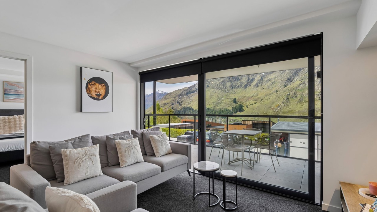 Photo of Livingroom in Arthur's Point