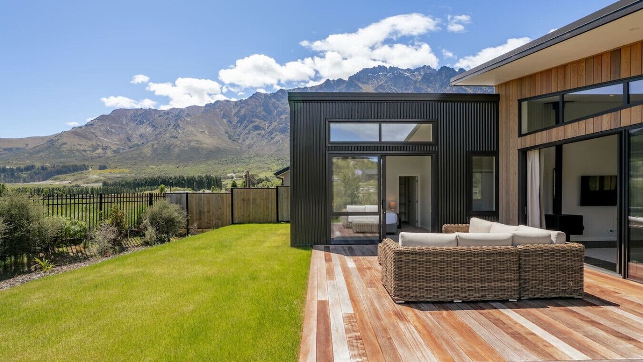 Photo of Patio Balcony in Kawarau Falls
