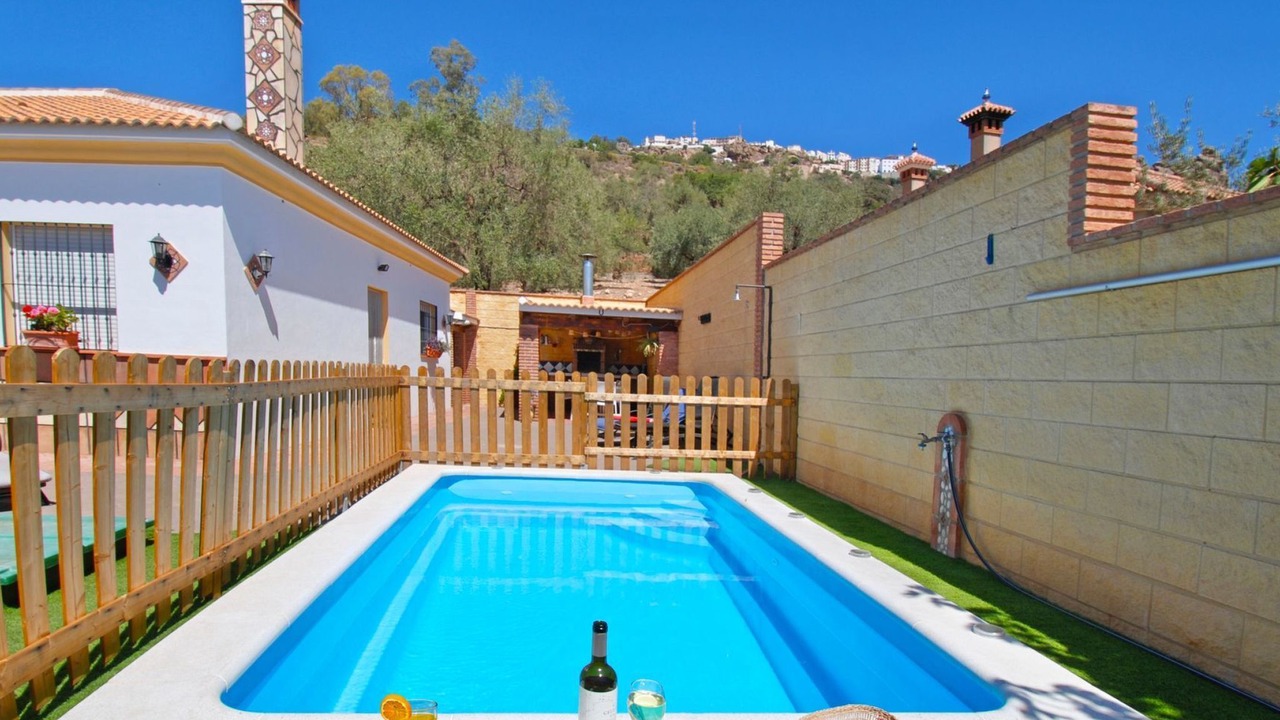 Photo of Others in Comares