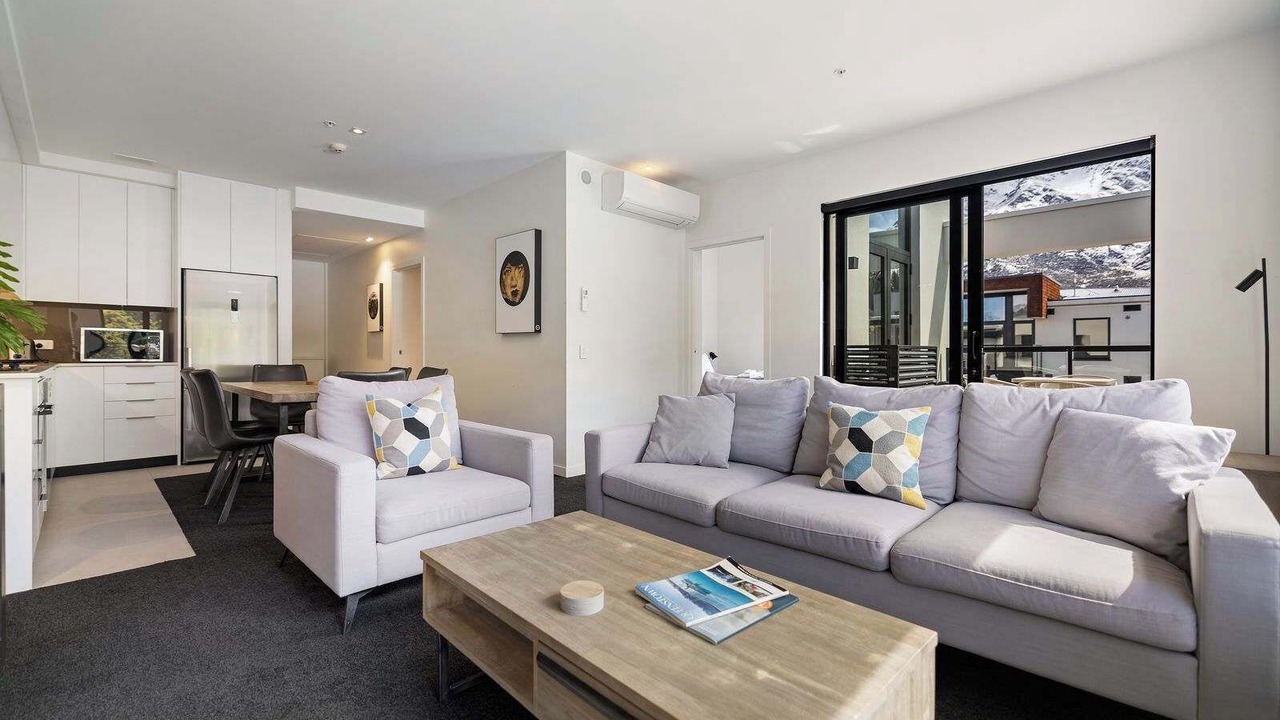 Photo of Livingroom in Arthur's Point
