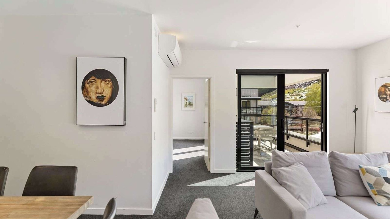 Photo of Livingroom in Arthur's Point