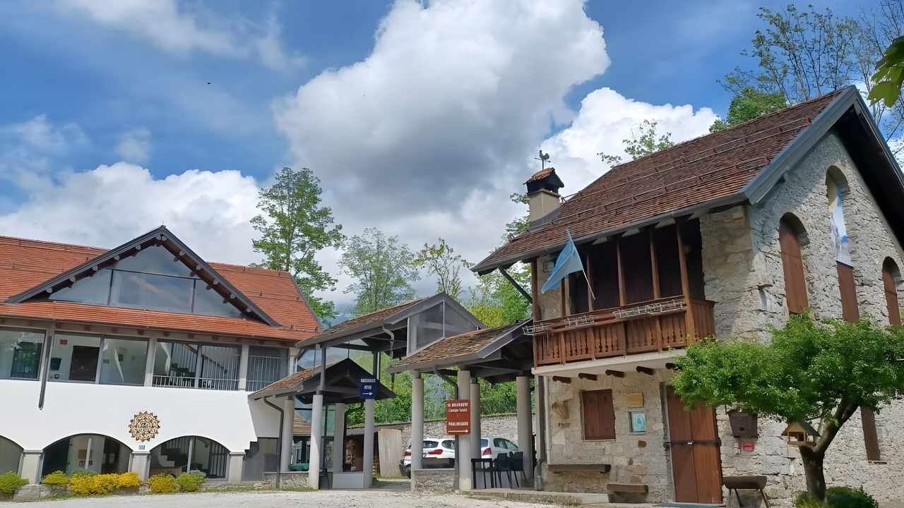 Photo of Outdoor in Fielis