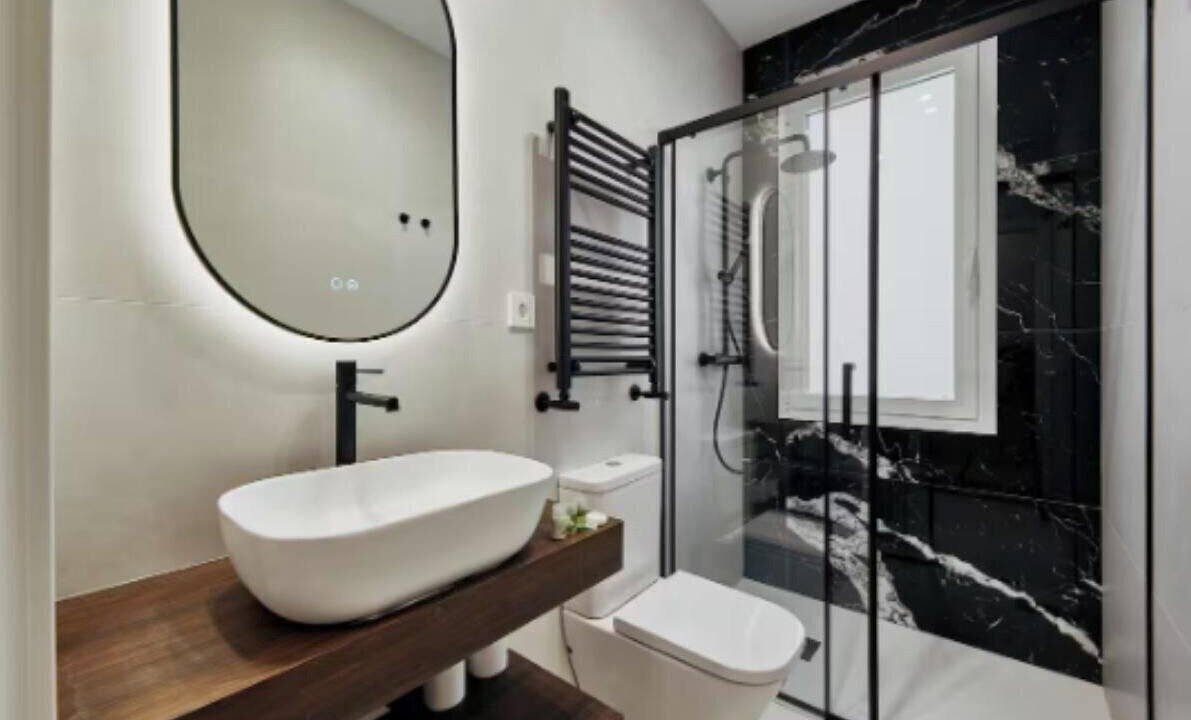 Photo of Bathroom in Trafalgar
