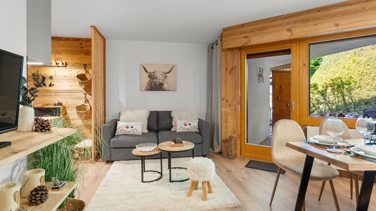 Photo of Bedroom in Lens
