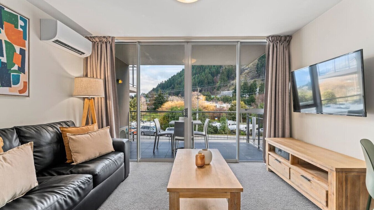 Photo of Livingroom in Queenstown City Centre
