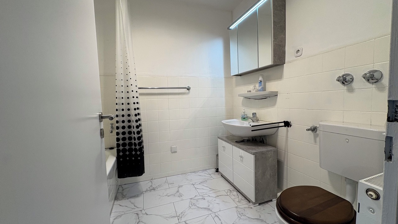 Photo of Bathroom in Luenen