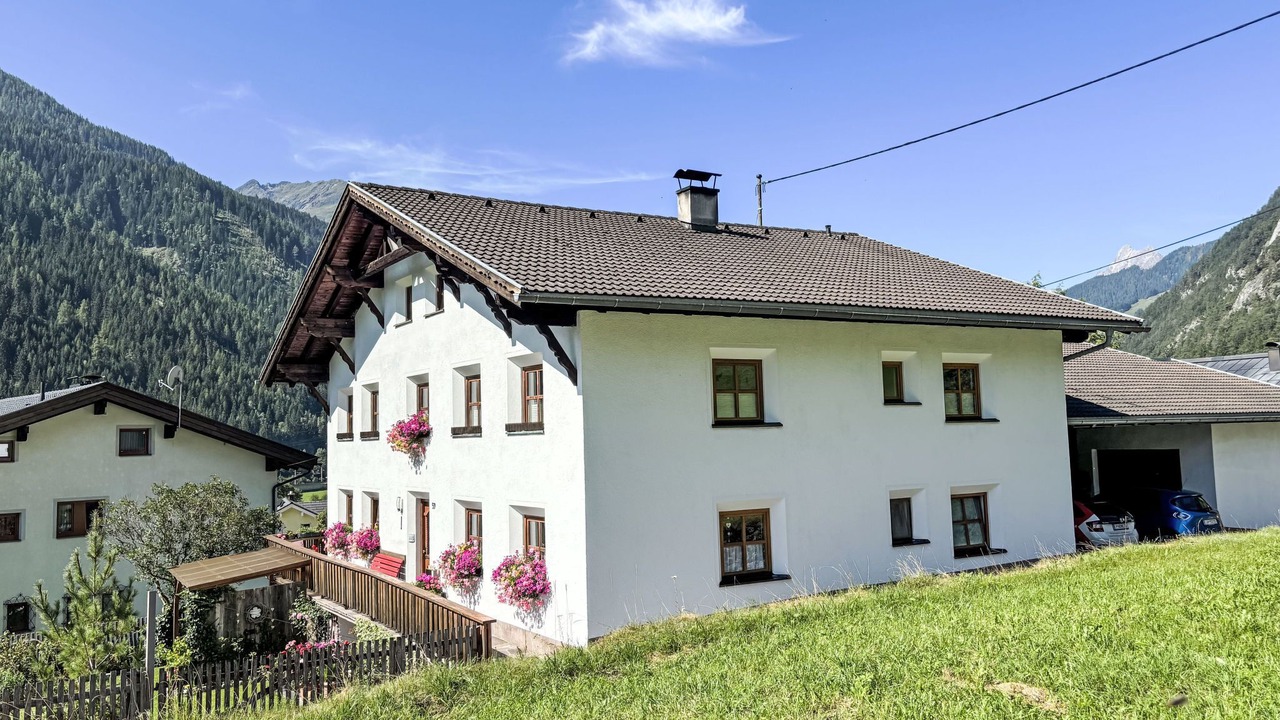 Photo of Others in Schnann