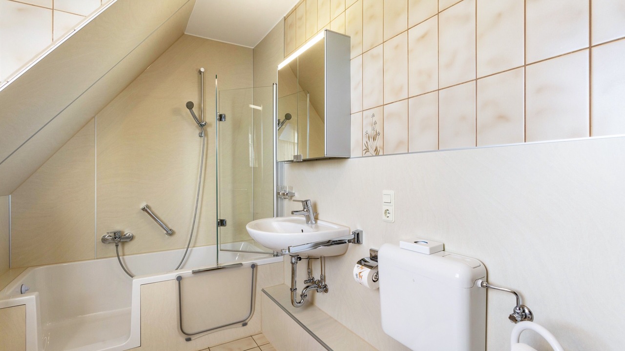 Photo of Bathroom in Moehnesee