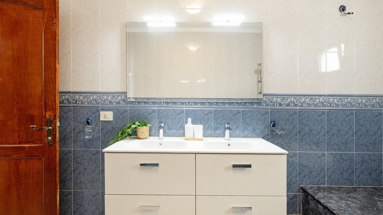 Photo of Bathroom in Uga