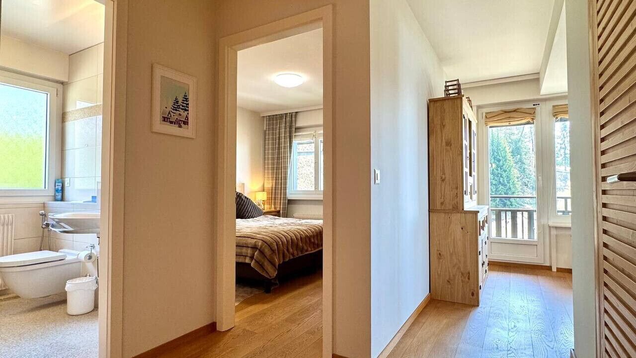 Photo of Bedroom in Lens