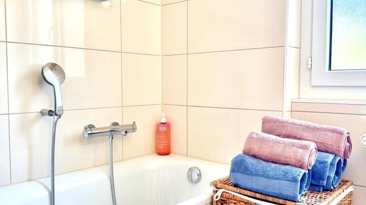 Photo of Bathroom in Lens