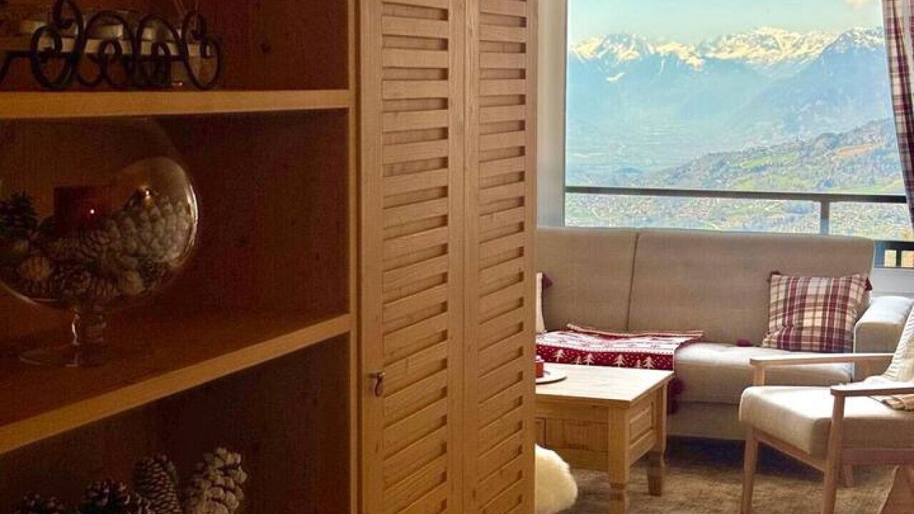 Photo of Livingroom in Lens