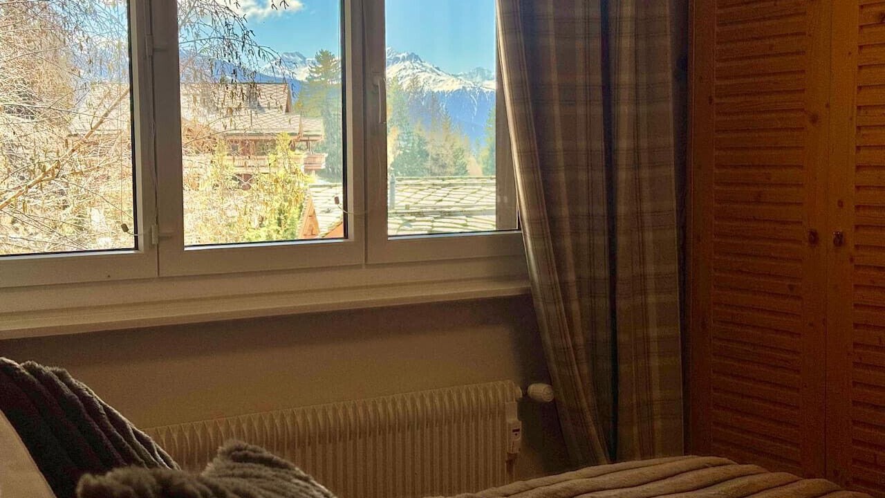Photo of Bedroom in Lens