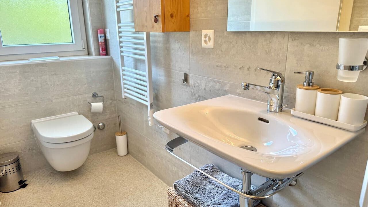 Photo of Bathroom in Lens