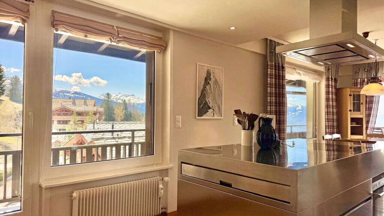Photo of Kitchen in Lens