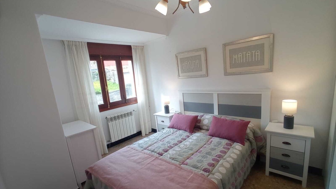 Photo of Bedroom in Poio