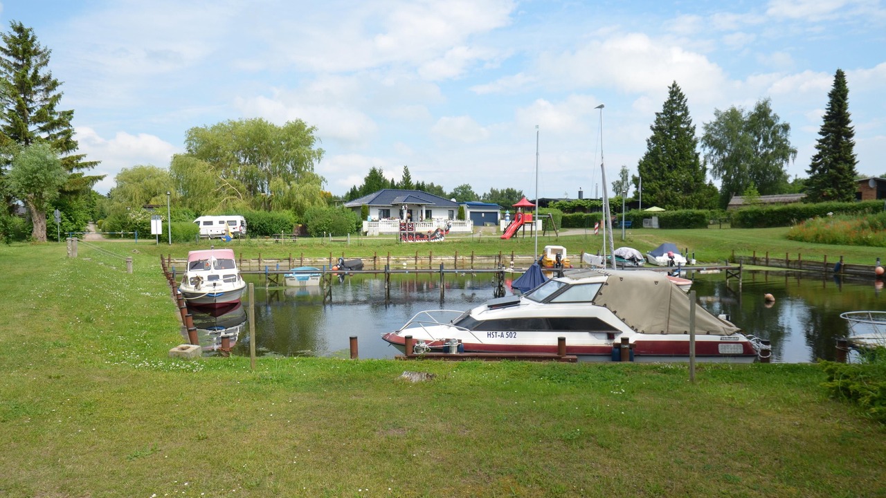 Photo of Others in Neeberg