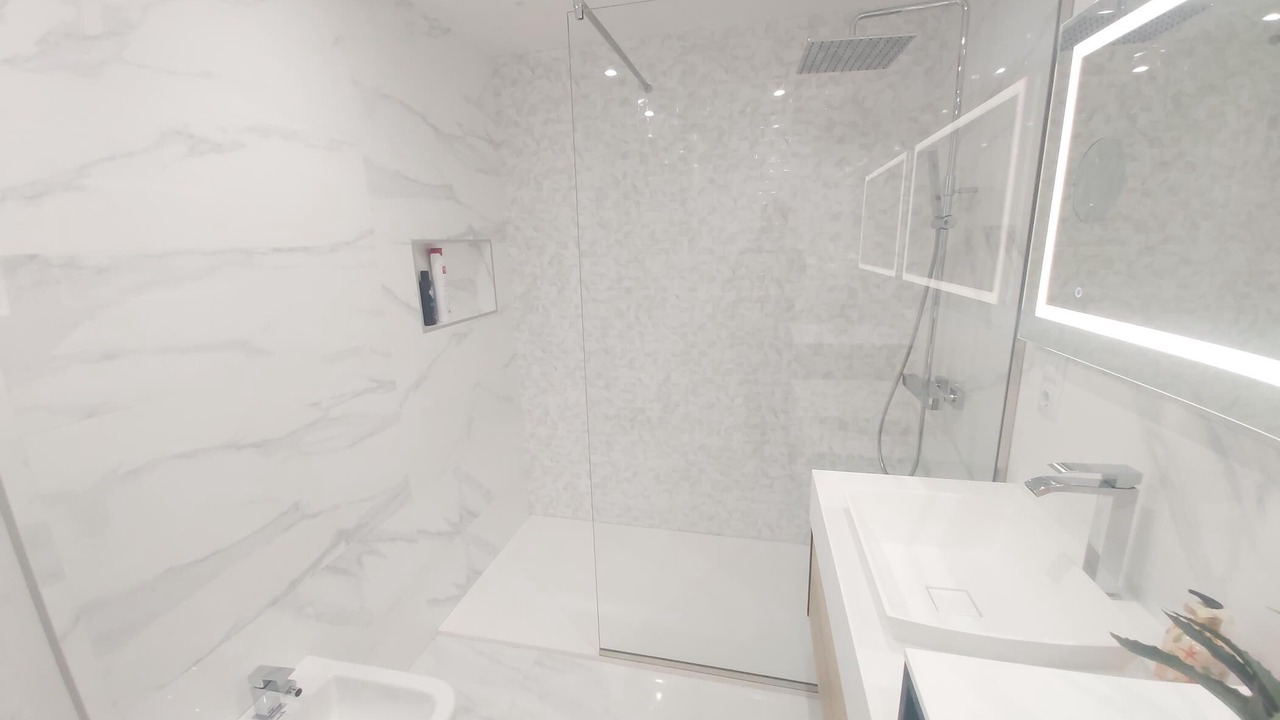 Photo of Bathroom in Logrono City Centre