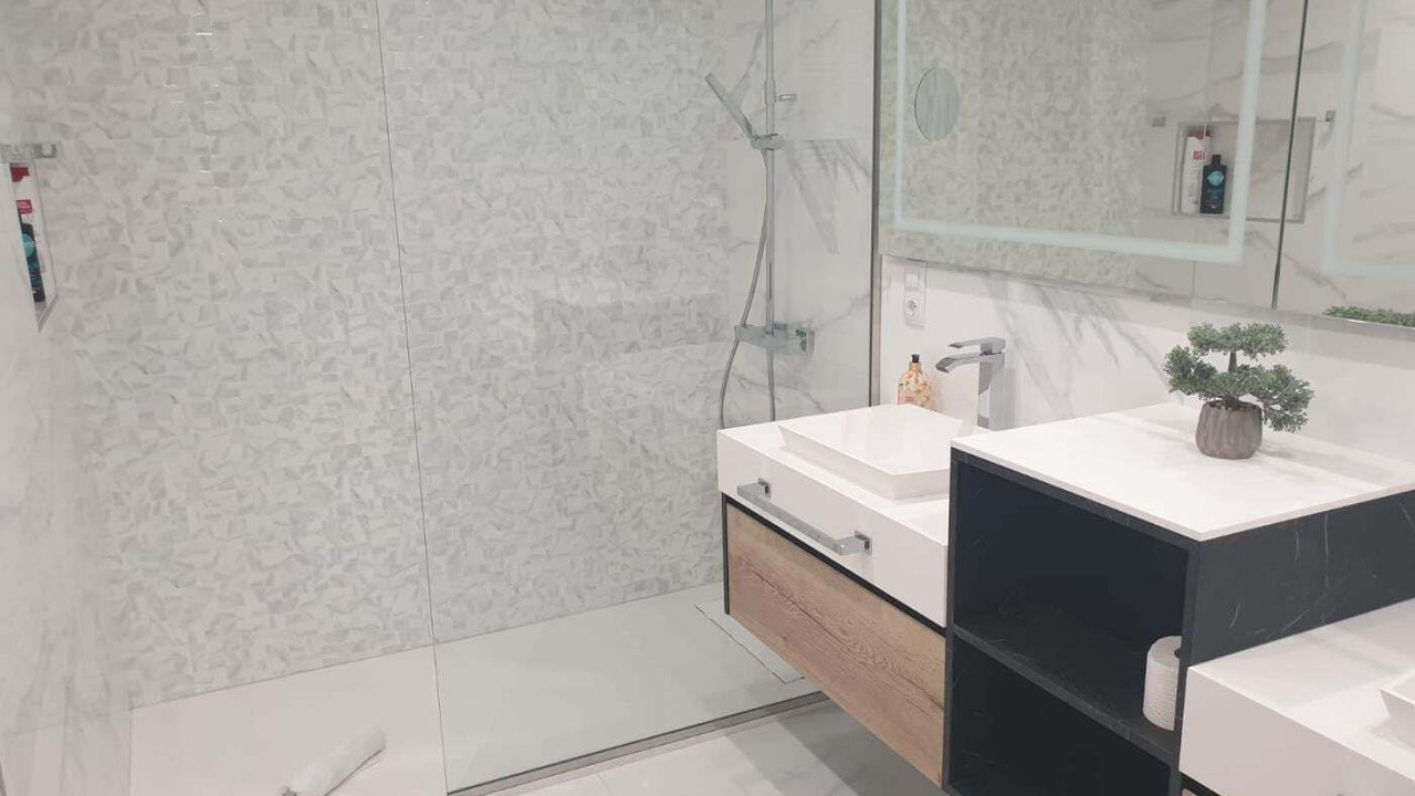 Photo of Bathroom in Logrono City Centre