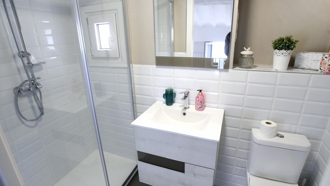 Photo of Bathroom in Logrono Historic Centre