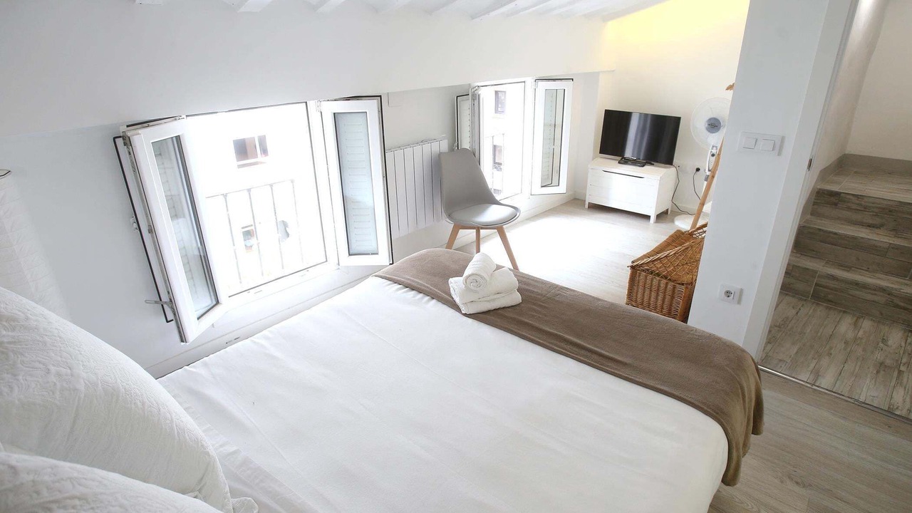 Photo of Bedroom in Logrono Historic Centre