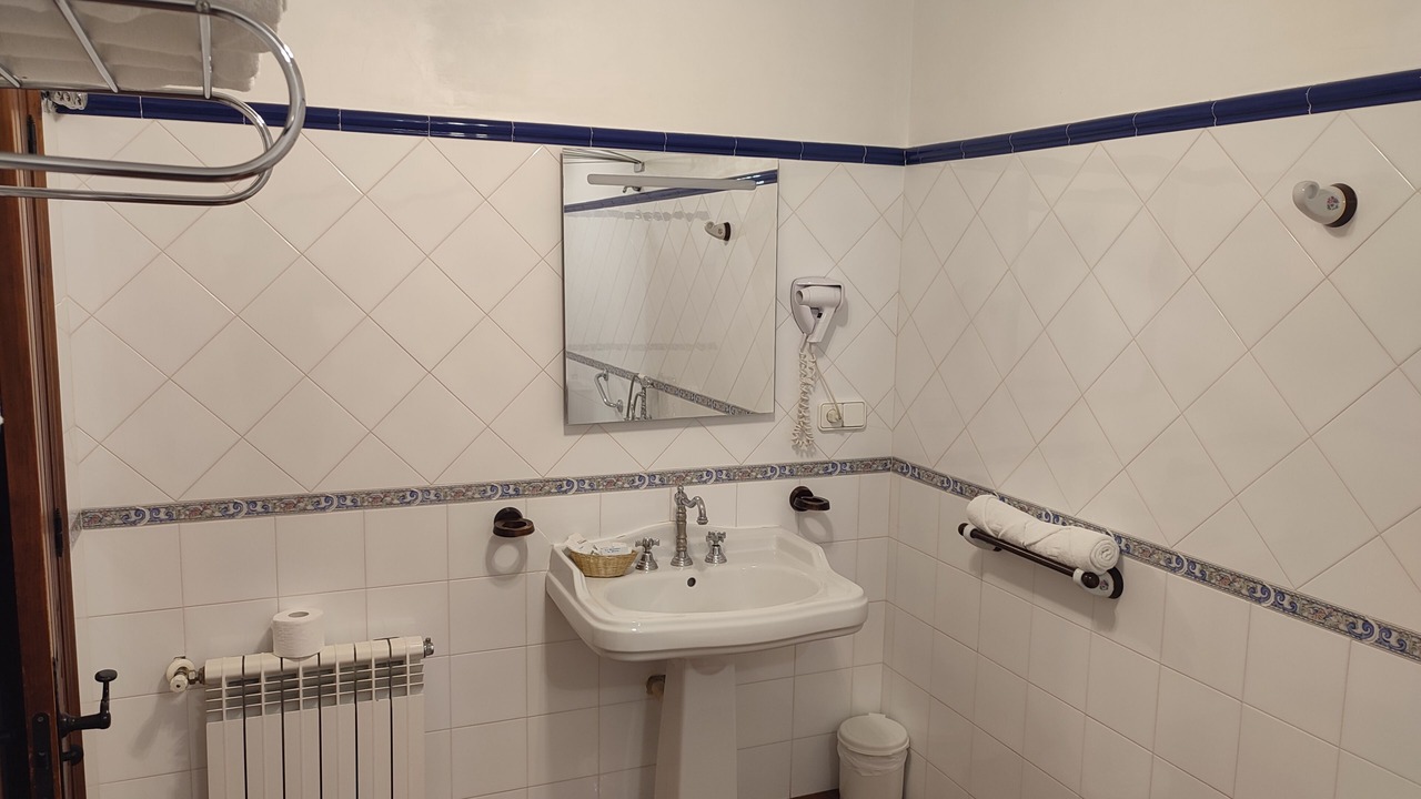 Photo of Bathroom in Torices
