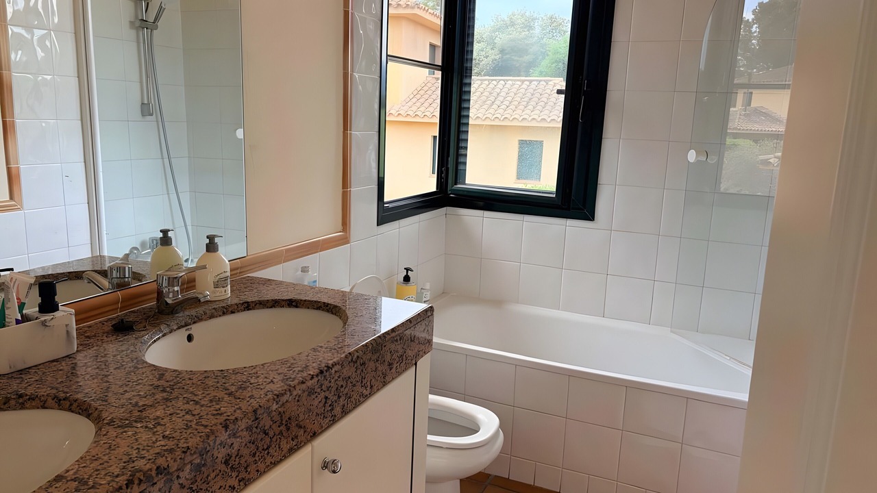 Photo of Bathroom in Navata