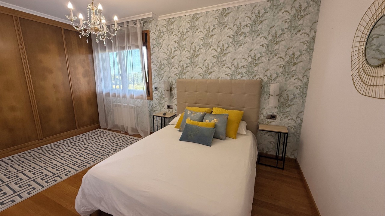 Photo of Bedroom in Meis